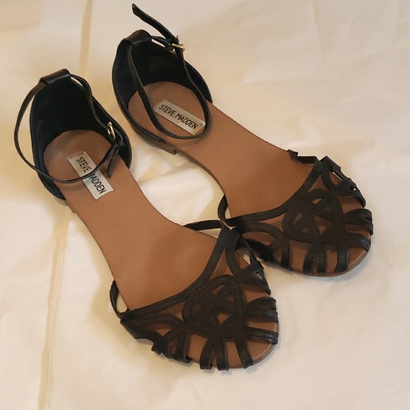 Steve Madden Shoes - Steve Madden black flats with ankle strap 9M